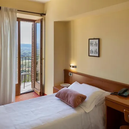 포스타 파노라믹 아시시